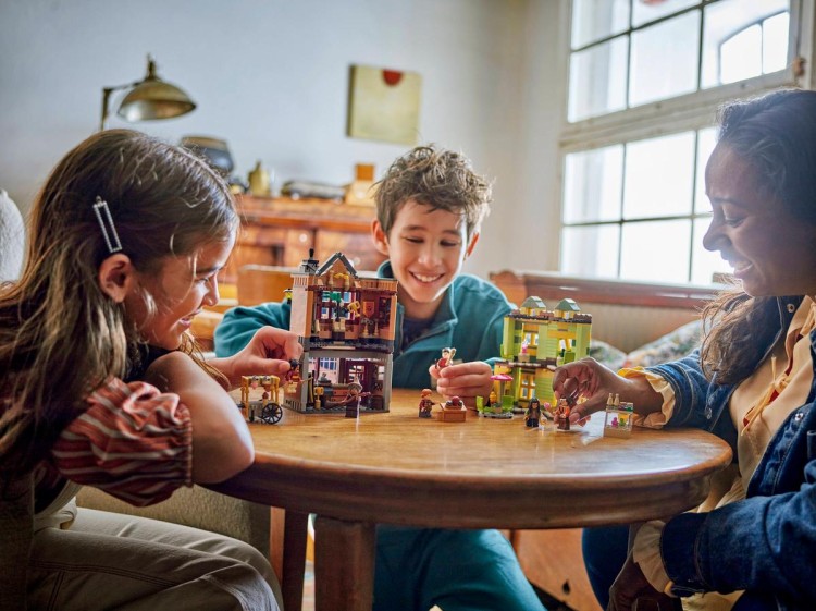 Klocki LEGO Harry Potter™ 76452 Markowy sprzęt do quidditcha™ i lodziarnia