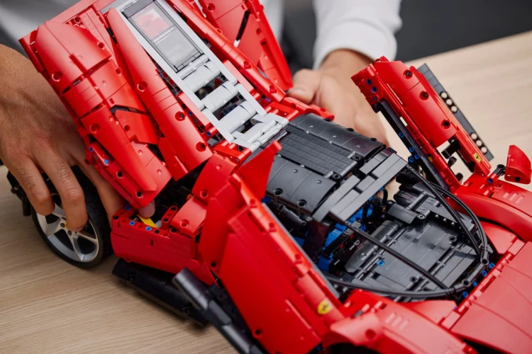Klocki LEGO Technic 42143 Ferrari Daytona SP3