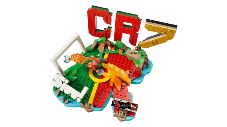 Klocki LEGO Editions 43012 Cristiano Ronaldo — piłkarskie momenty