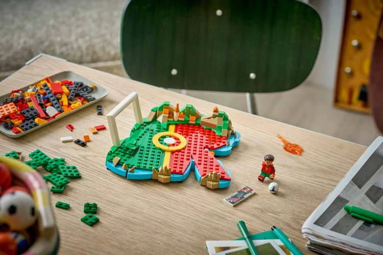 Klocki LEGO Editions 43012 Cristiano Ronaldo — piłkarskie momenty