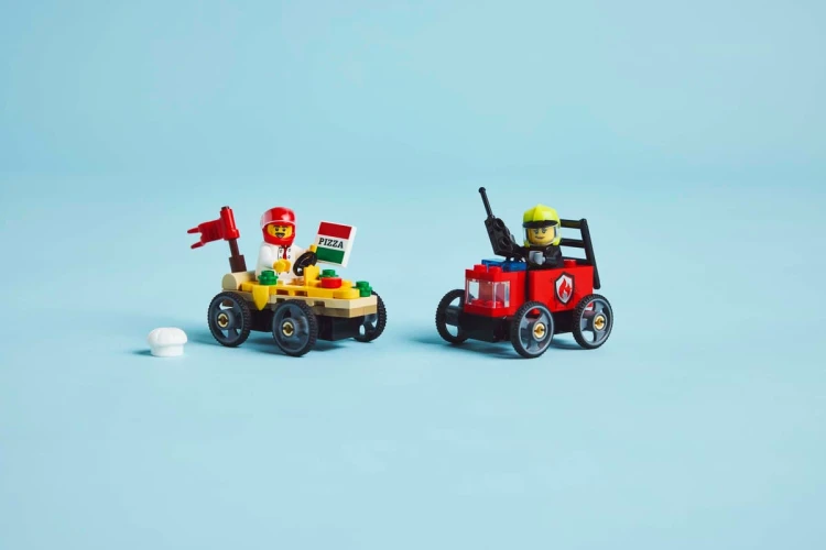 Klocki LEGO City 60458 Zestaw wyścigówek: pizza kontra wóz strażacki