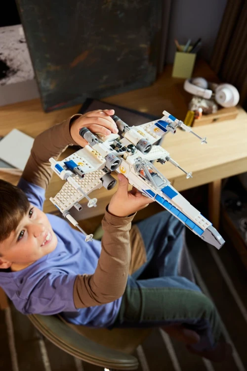 Klocki LEGO Star Wars 75460 Myśliwiec X-Wing Nowej Republiki