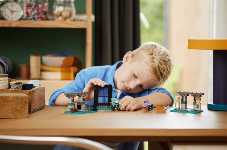 Klocki LEGO Minecraft 21252 Zbrojownia