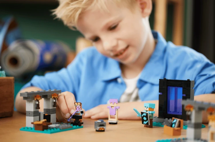 Klocki LEGO Minecraft 21252 Zbrojownia