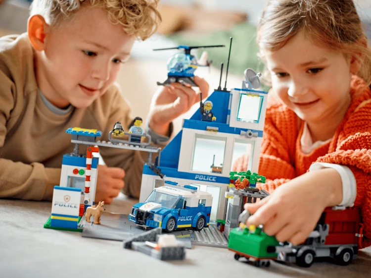 Klocki LEGO City 60316 Posterunek policji
