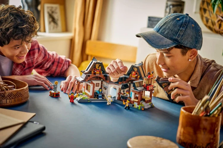 Klocki LEGO NINJAGO 71858 Kuźnia Cztery Bronie — 15-lecie