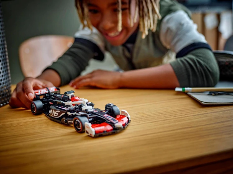 Klocki LEGO Speed Champions 77250 Bolid F1® MoneyGram Haas Team VF-24