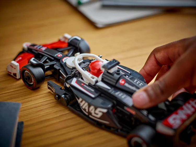 Klocki LEGO Speed Champions 77250 Bolid F1® MoneyGram Haas Team VF-24