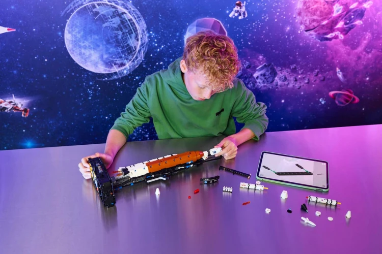 Klocki LEGO Technic 42221 Rakieta SLS NASA Artemis