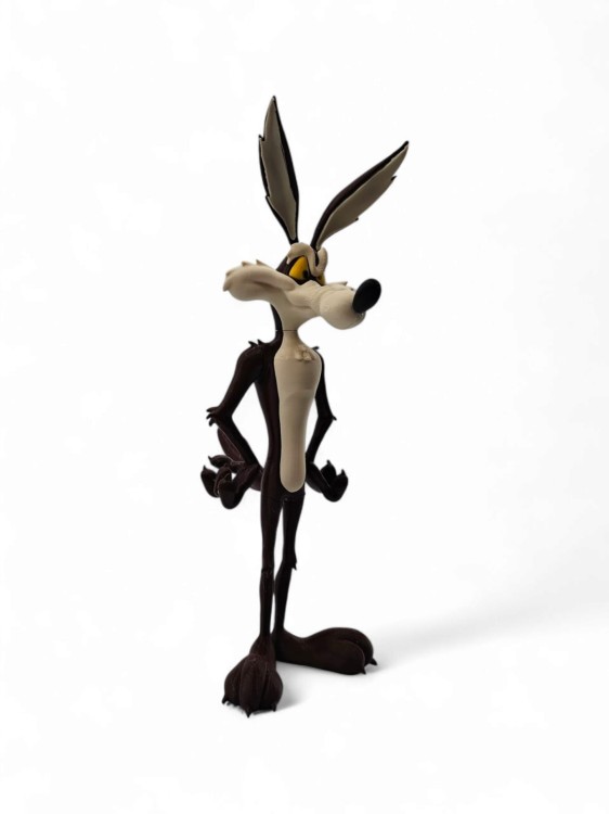 Figurka Wile E. Coyote – Kolekcjonerska Postać z Looney Tunes 27 cm