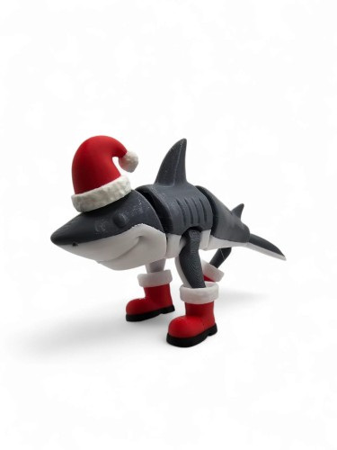 Tralalero Tralala Christmas – Figurka Rekina w Butach i Czapce Mikołaja – 15 cm