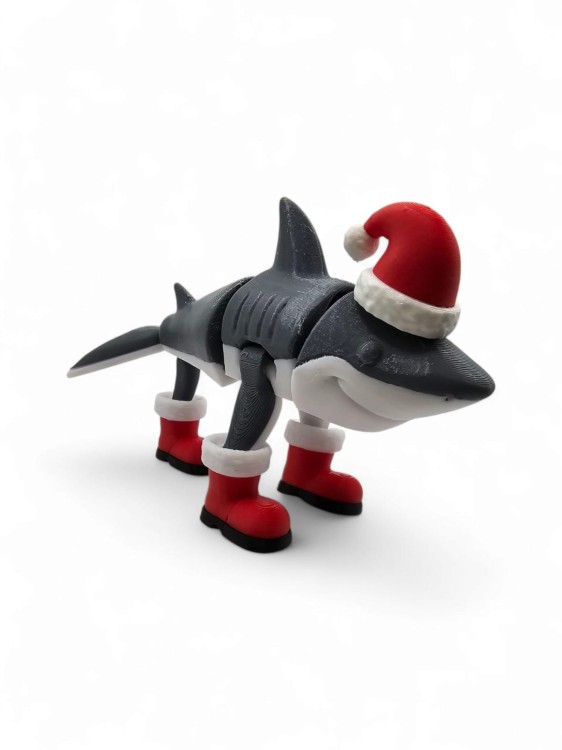 Tralalero Tralala Christmas – Figurka Rekina w Butach i Czapce Mikołaja – 15 cm
