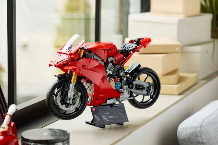 LEGO Technic 42202 Motocykl Ducati Panigale V4 S