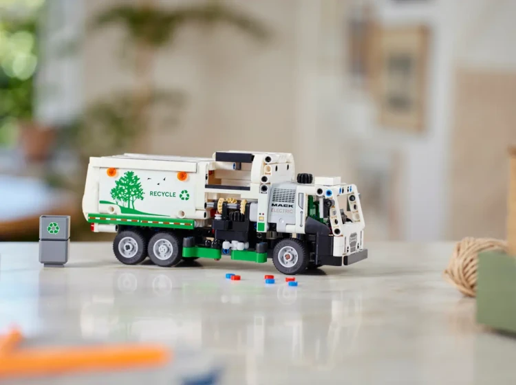 LEGO Technic 42167 - Śmieciarka Mack LR Electric
