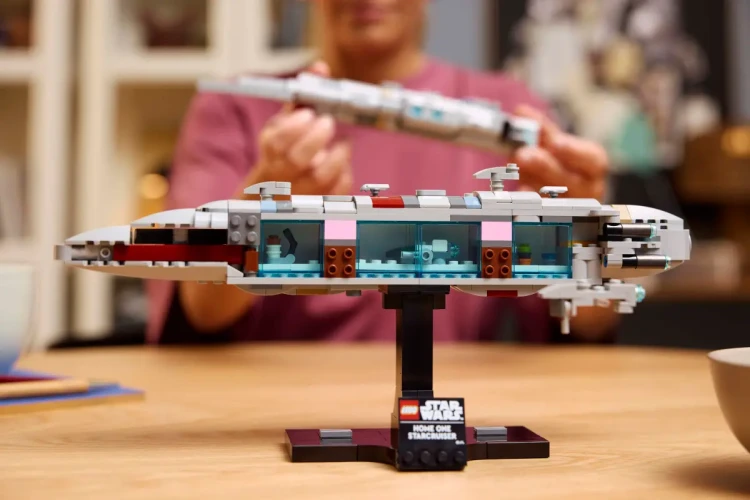 Klocki LEGO Star Wars  75405Krążownik typu Home One