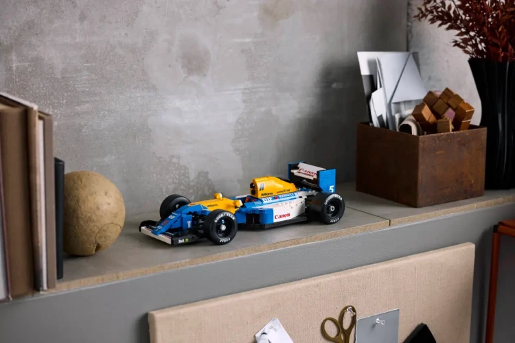 Klocki LEGO ICONS 10353 Williams Racing FW14B i Nigel Mansell