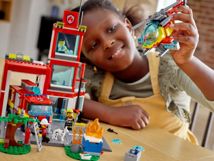 Klocki LEGO City 60320 - Remiza strażacka