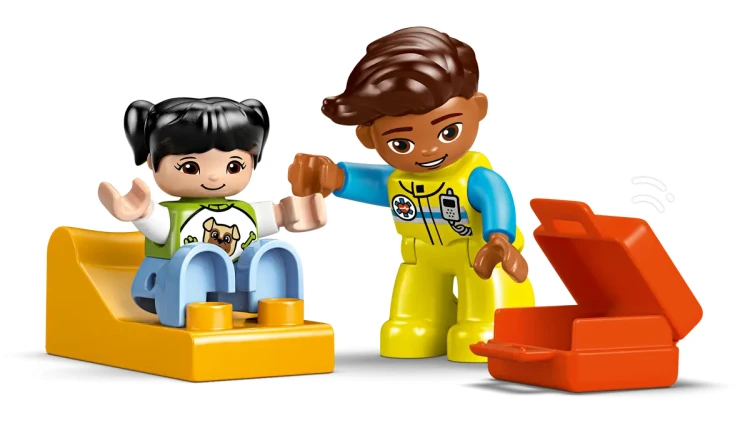 Klocki LEGO Duplo 10447 Karetka z kierowcą