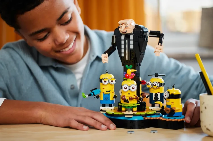 Klocki LEGO Despicable Me 4 75582 Gru i minionki z klocków