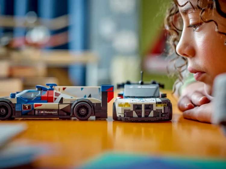 Klocki LEGO Speed Champions 76922 Samochody wyścigowe BMW M4 GT3 & BMW M Hybrid V8