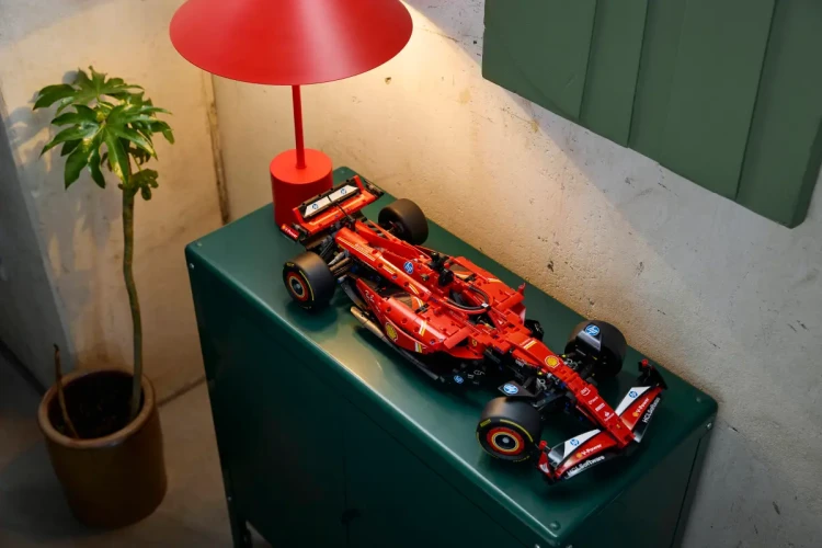 Klocki LEGO Technic 42207 Bolid F1 Ferrari SF-24