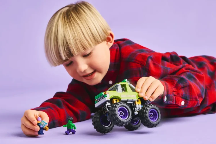 Klocki LEGO Marvel 76312 Monster truck Hulka kontra Thanos
