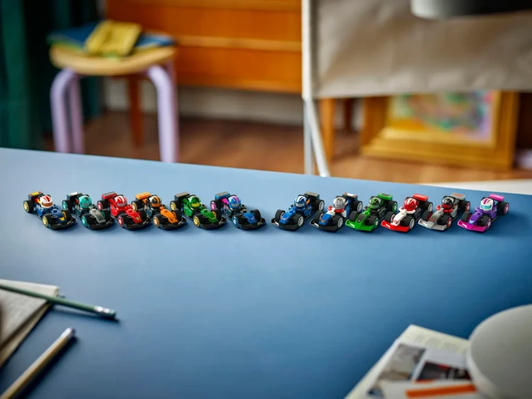 LEGO Minifigures 71049 – Bolidy wyścigowe – komplet 12 sztuk