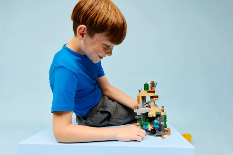 Klocki LEGO Minecraft 21587 Loch zombie