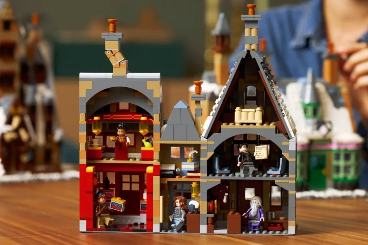 Klocki LEGO Harry Potter 76457 Hogsmeade™ — edycja kolekcjonerska