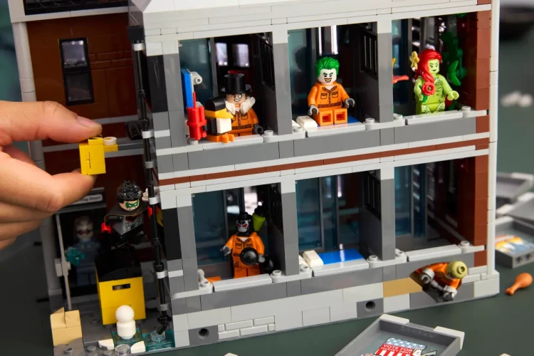 Klocki LEGO Batman 76300 Arkham Asylum