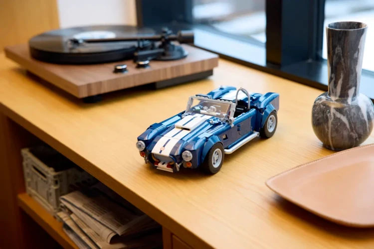Klocki LEGO Icons 10357 Shelby Cobra 427 S/C