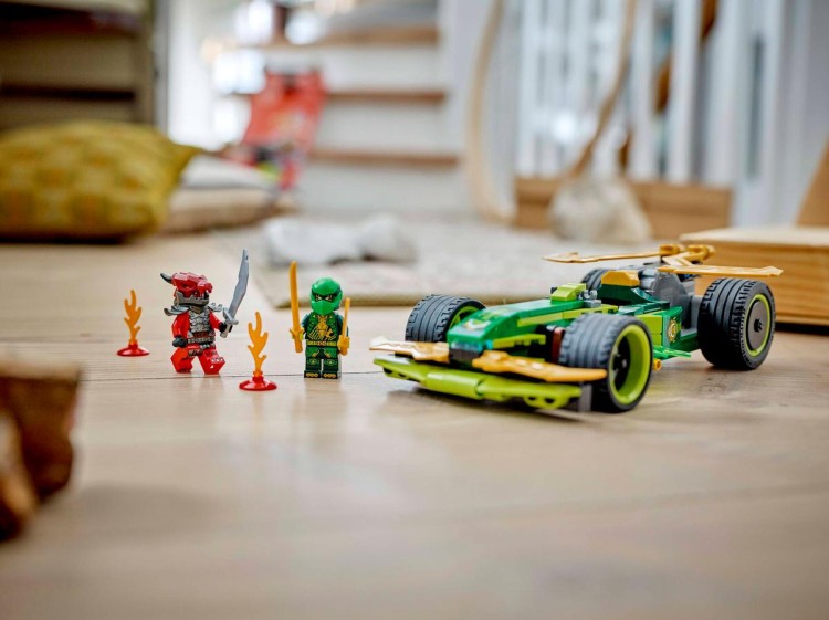 Klocki LEGO NINJAGO 71828 Samochód wyścigowy Lloyda z napędem typu pull-back