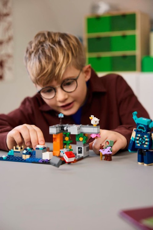 Klocki LEGO Minecraft 21274 Spotkanie ze strażnikiem