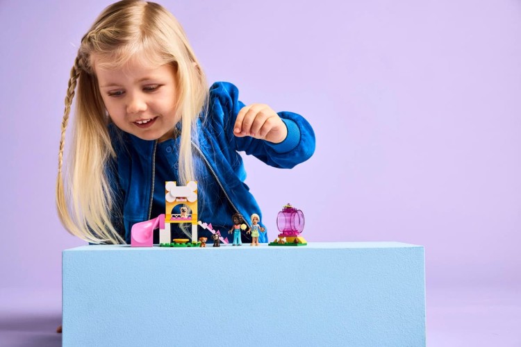 Klocki LEGO Friends 42665 Plac zabaw dla szczeniaczków