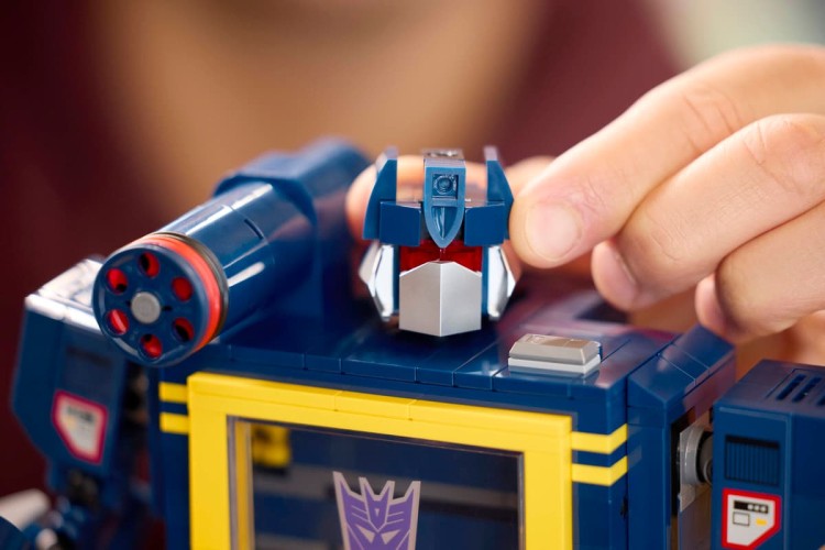 Klocki LEGO Icons 10358 Transformers: Soundwave