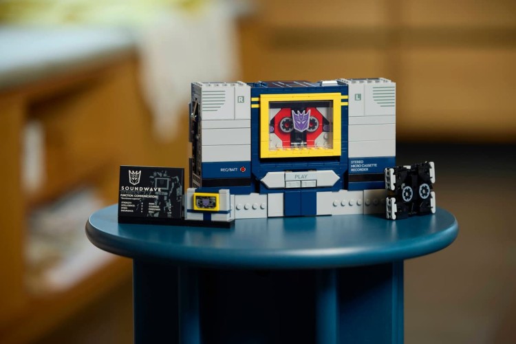 Klocki LEGO Icons 10358 Transformers: Soundwave