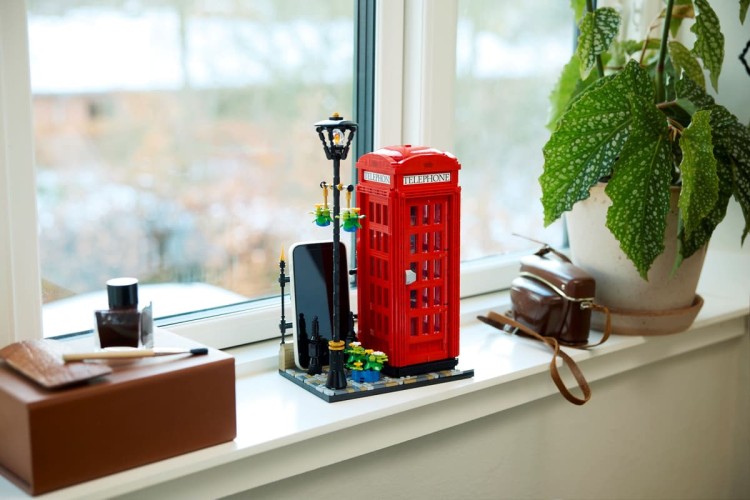 Klocki LEGO Ideas 21347 Czerwona londyńska budka telefoniczna