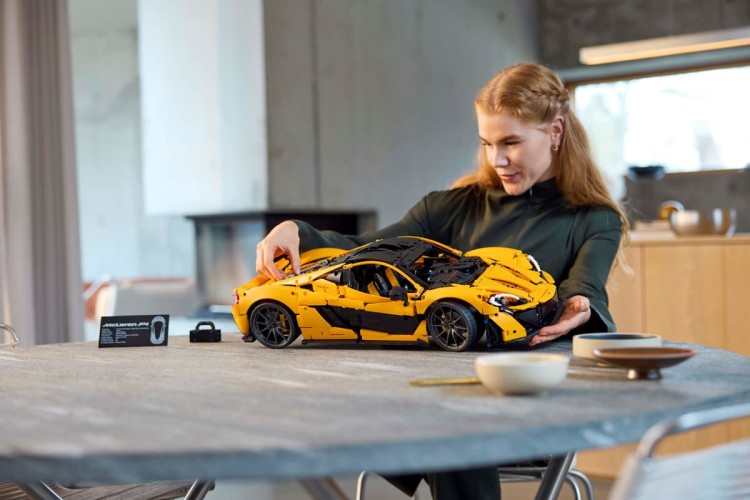 Klocki LEGO Technic 42172 McLaren P1